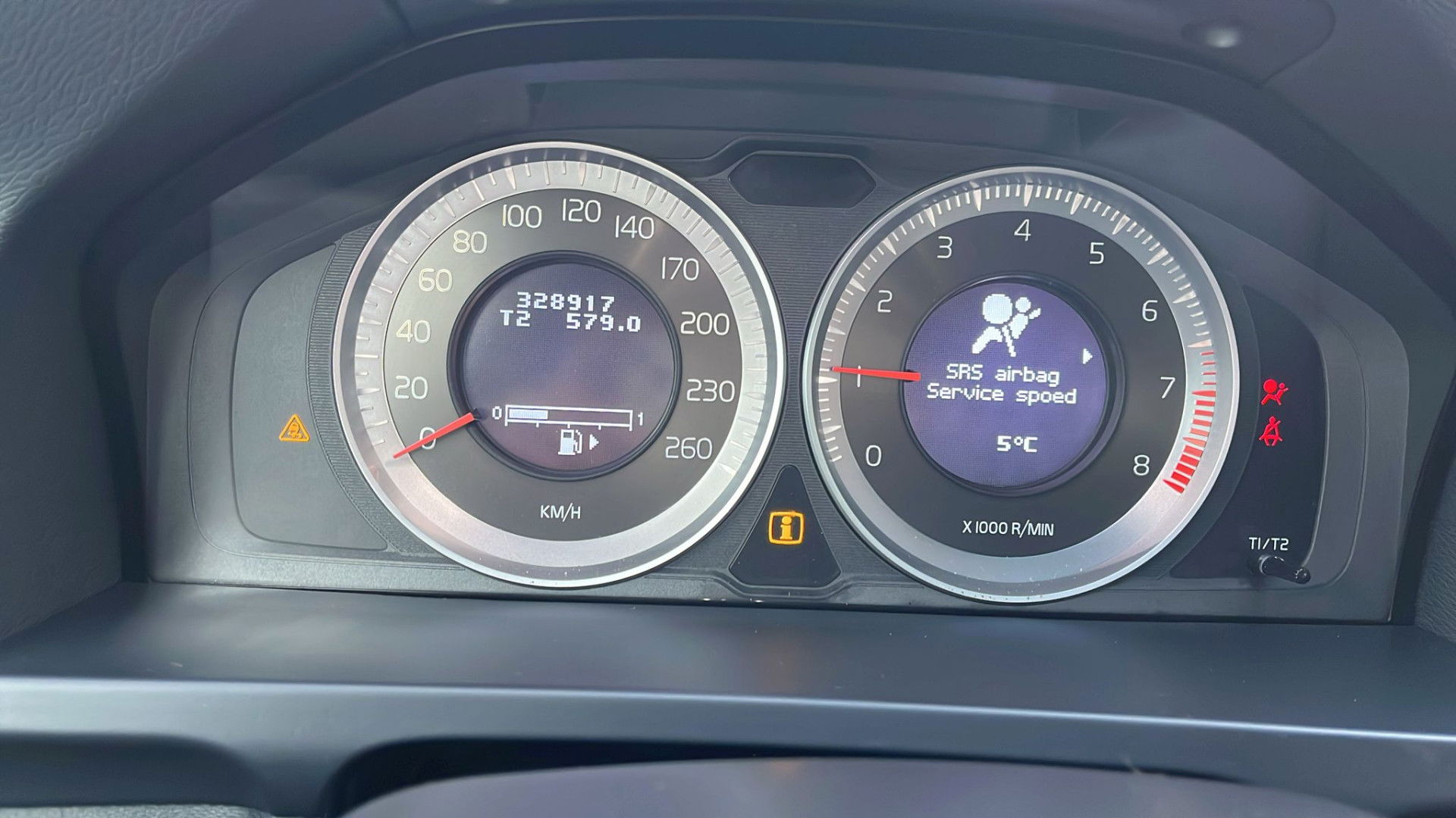 Volvo V60 1.6 T3 Momentum NIEUWE APK | Cruise | Navigatie | Parkeersens | Clima | NAP