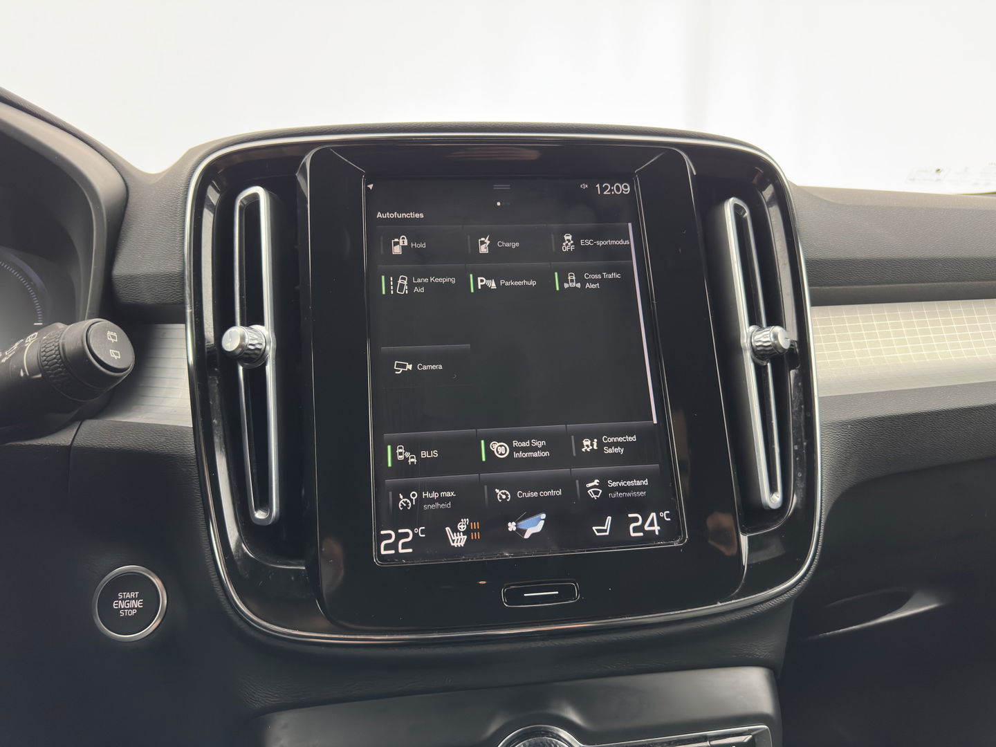 Volvo XC40 1.5 T5 Recharge Business Pro ( PLUG-IN ) (INCL-BTW) *AUT | NAVI-FULLMAP | DIGI-COCKPIT | CLIMA | KEYLESS | DAB | HEATED-SPORTSEATS | FULL-LED | ADAPTIVE-CRUISE | CAMERA | 18'' ALU*