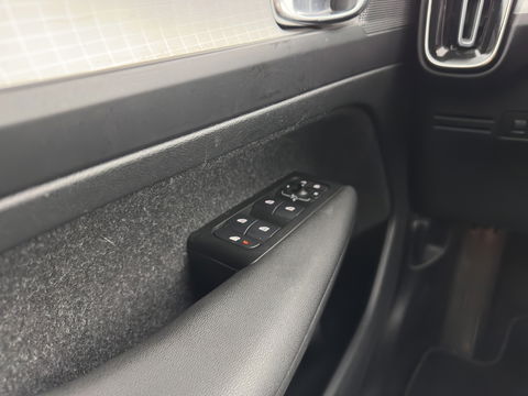 Volvo XC40 1.5 T5 Recharge Business Pro ( PLUG-IN ) (INCL-BTW) *AUT | NAVI-FULLMAP | DIGI-COCKPIT | CLIMA | KEYLESS | DAB | HEATED-SPORTSEATS | FULL-LED | ADAPTIVE-CRUISE | CAMERA | 18'' ALU*