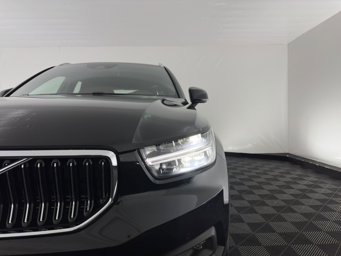 Volvo XC40 1.5 T5 Recharge Business Pro ( PLUG-IN ) (INCL-BTW) *AUT | NAVI-FULLMAP | DIGI-COCKPIT | CLIMA | KEYLESS | DAB | HEATED-SPORTSEATS | FULL-LED | ADAPTIVE-CRUISE | CAMERA | 18'' ALU*