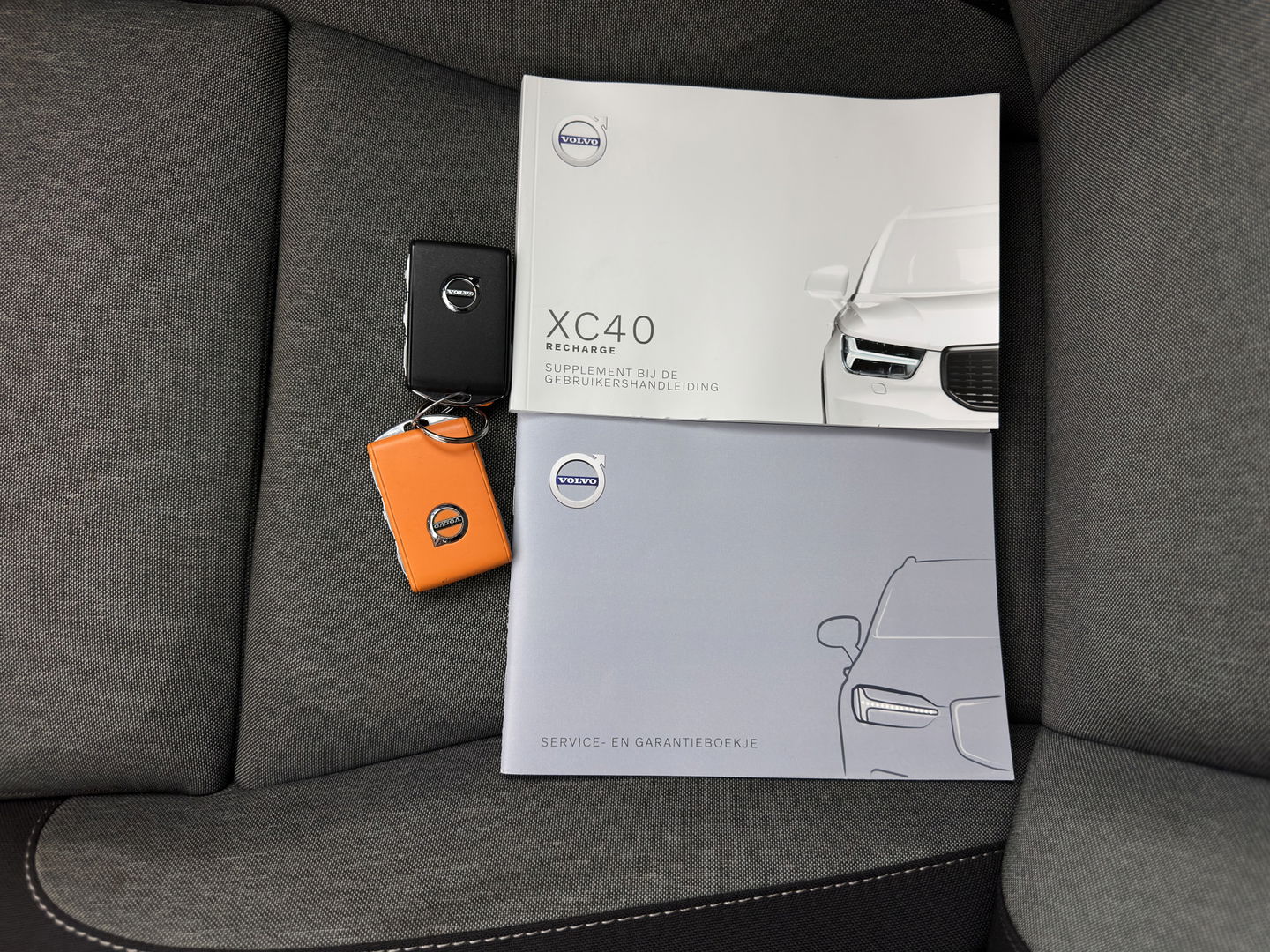 Volvo XC40 1.5 T5 Recharge Business Pro ( PLUG-IN ) (INCL-BTW) *AUT | NAVI-FULLMAP | DIGI-COCKPIT | CLIMA | KEYLESS | DAB | HEATED-SPORTSEATS | FULL-LED | ADAPTIVE-CRUISE | CAMERA | 18'' ALU*