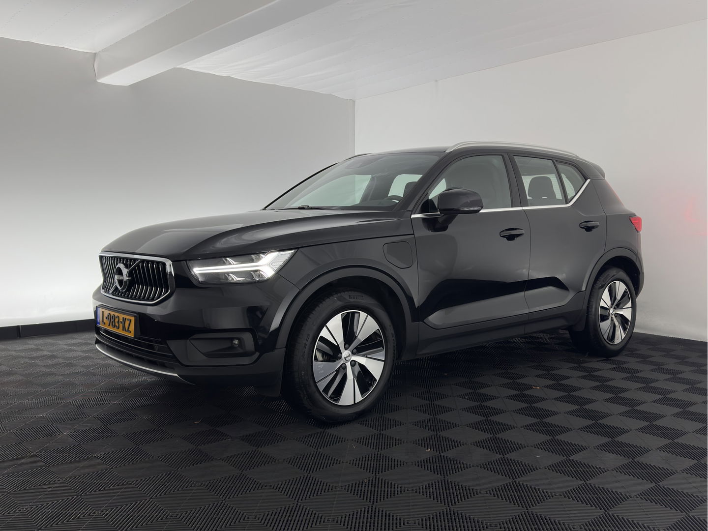 Volvo XC40 1.5 T5 Recharge Business Pro ( PLUG-IN ) (INCL-BTW) *AUT | NAVI-FULLMAP | DIGI-COCKPIT | CLIMA | KEYLESS | DAB | HEATED-SPORTSEATS | FULL-LED | ADAPTIVE-CRUISE | CAMERA | 18'' ALU*