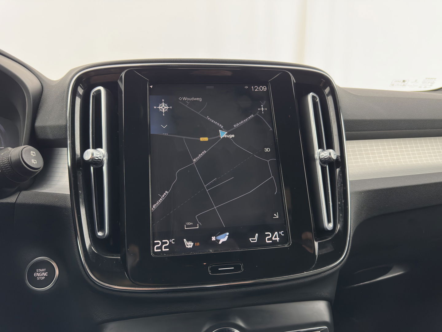 Volvo XC40 1.5 T5 Recharge Business Pro ( PLUG-IN ) (INCL-BTW) *AUT | NAVI-FULLMAP | DIGI-COCKPIT | CLIMA | KEYLESS | DAB | HEATED-SPORTSEATS | FULL-LED | ADAPTIVE-CRUISE | CAMERA | 18'' ALU*