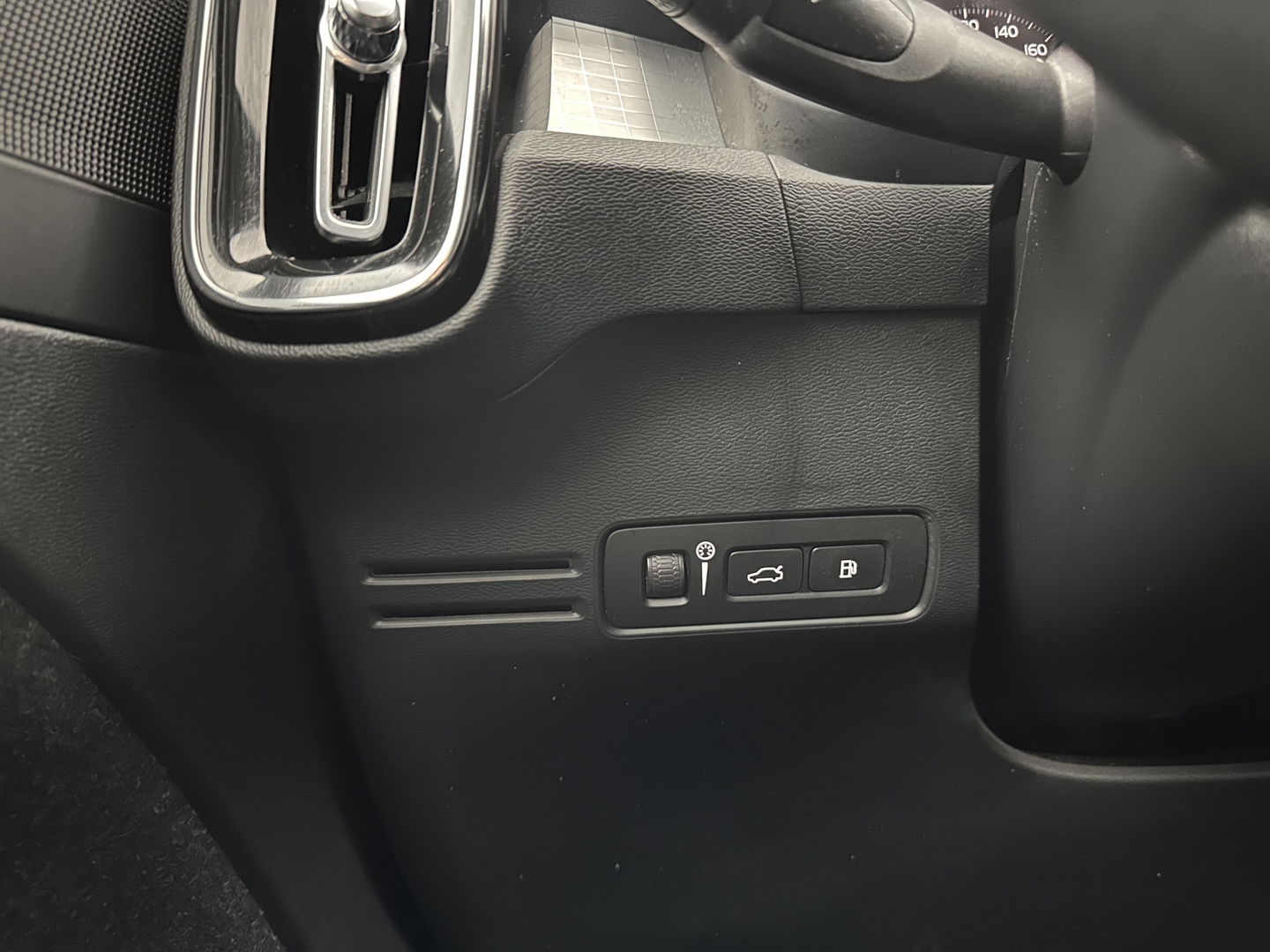 Volvo XC40 1.5 T5 Recharge Business Pro ( PLUG-IN ) (INCL-BTW) *AUT | NAVI-FULLMAP | DIGI-COCKPIT | CLIMA | KEYLESS | DAB | HEATED-SPORTSEATS | FULL-LED | ADAPTIVE-CRUISE | CAMERA | 18'' ALU*