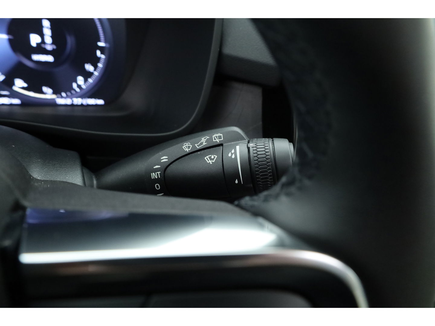 Volvo XC40 1.5 T5 Plug-in hybrid Ultimate Dark | 262 PK | Pano-dak | Leer | 20 inch | H&K Audio | Stoel + stuurverw. |