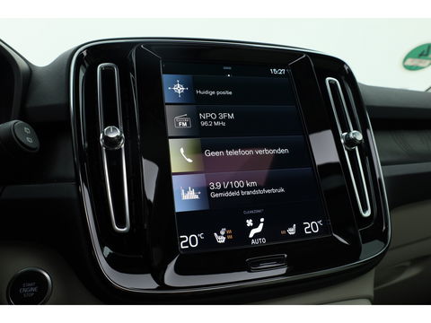 Volvo XC40 1.5 T5 Plug-in hybrid Ultimate Dark | 262 PK | Pano-dak | Leer | 20 inch | H&K Audio | Stoel + stuurverw. |