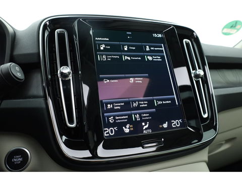 Volvo XC40 1.5 T5 Plug-in hybrid Ultimate Dark | 262 PK | Pano-dak | Leer | 20 inch | H&K Audio | Stoel + stuurverw. |