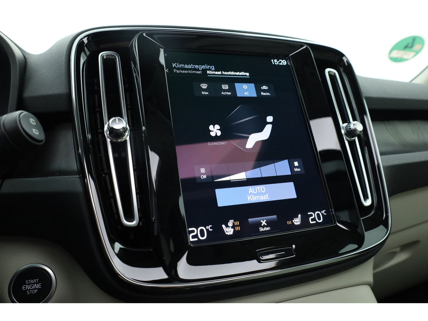 Volvo XC40 1.5 T5 Plug-in hybrid Ultimate Dark | 262 PK | Pano-dak | Leer | 20 inch | H&K Audio | Stoel + stuurverw. |