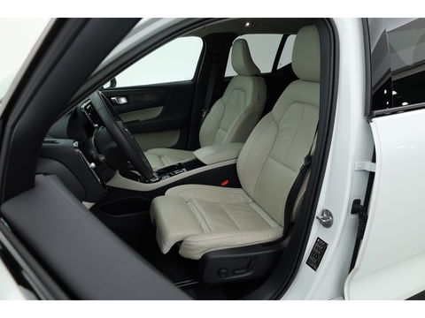 Volvo XC40 1.5 T5 Plug-in hybrid Ultimate Dark | 262 PK | Pano-dak | Leer | 20 inch | H&K Audio | Stoel + stuurverw. |