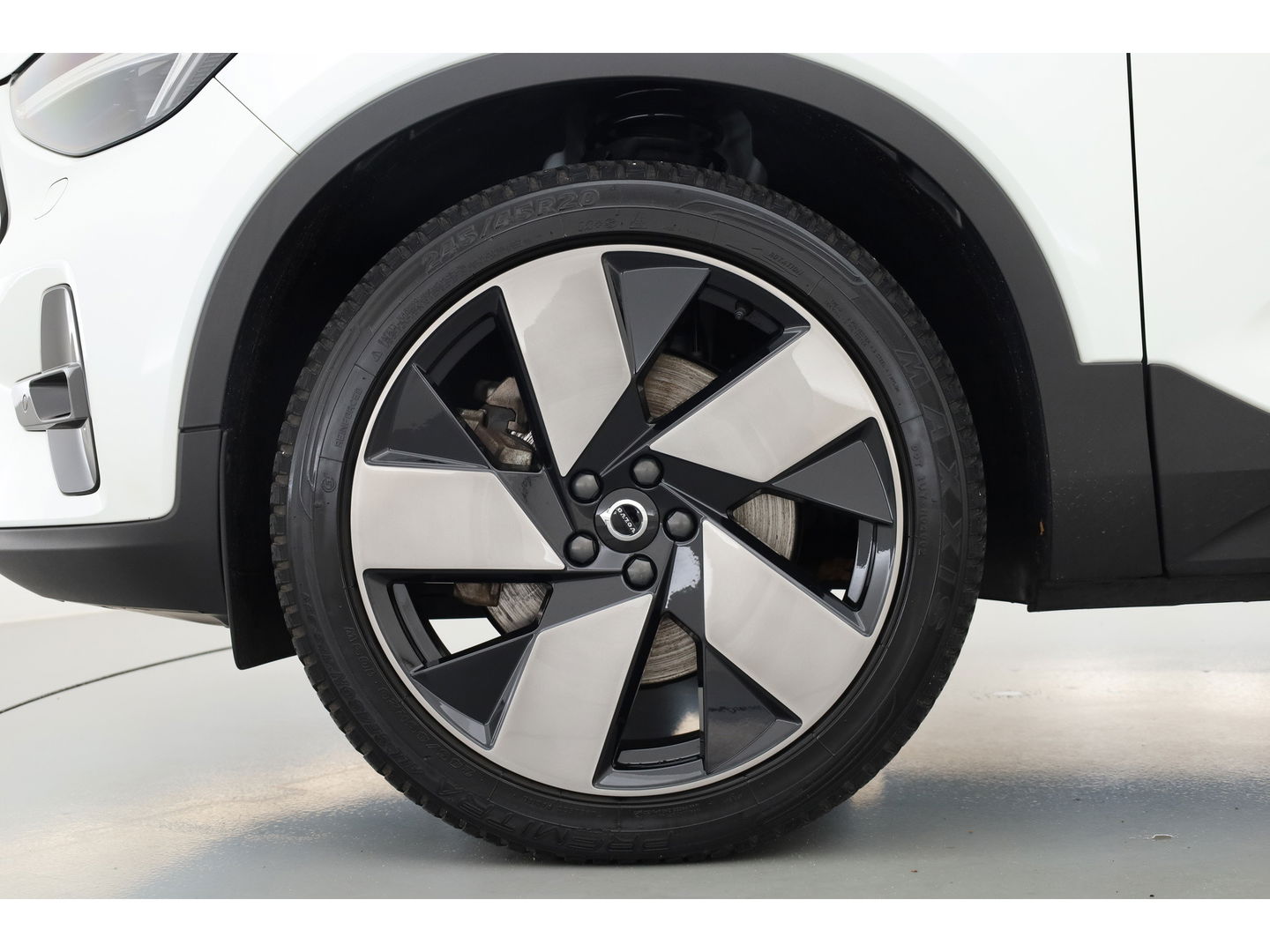 Volvo XC40 1.5 T5 Plug-in hybrid Ultimate Dark | 262 PK | Pano-dak | Leer | 20 inch | H&K Audio | Stoel + stuurverw. |