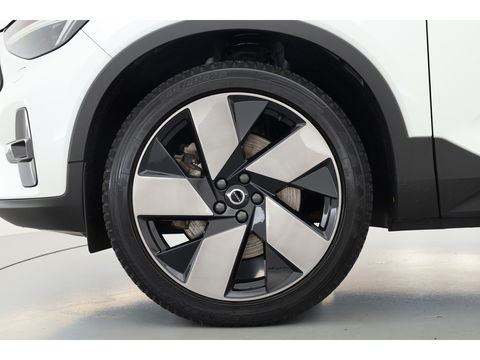Volvo XC40 1.5 T5 Plug-in hybrid Ultimate Dark | 262 PK | Pano-dak | Leer | 20 inch | H&K Audio | Stoel + stuurverw. |