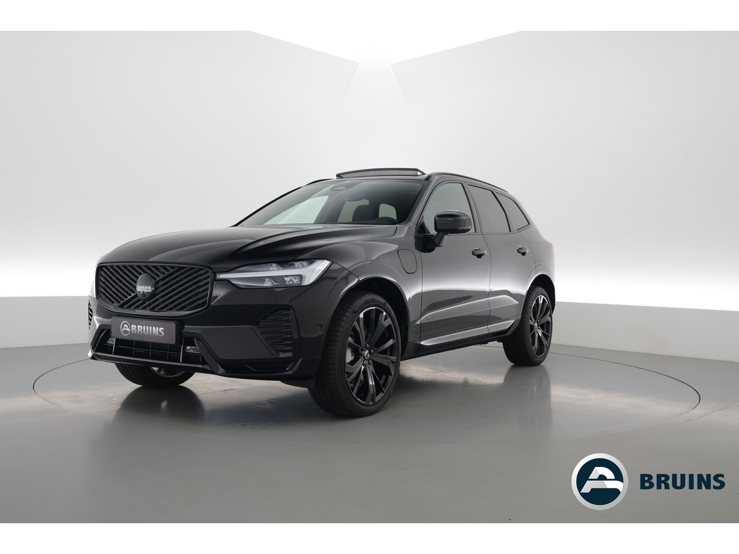 Volvo XC60 2.0 T6 Plug-in hybrid AWD Ultra Black Edition | Facelift | Pano | HUD | 360cam | Harman Kardon | Memory seats | Pilot Assist |