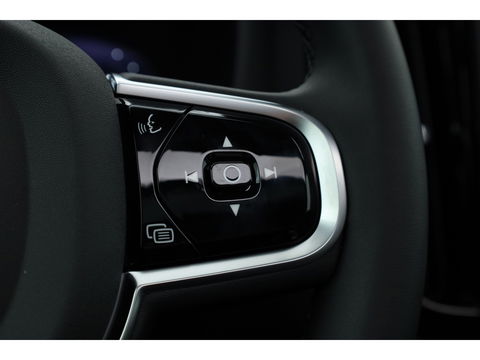 Volvo XC60 2.0 T6 Plug-in hybrid AWD Ultra Black Edition | Facelift | Pano | HUD | 360cam | Harman Kardon | Memory seats | Pilot Assist |