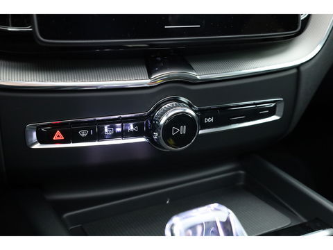 Volvo XC60 2.0 T6 Plug-in hybrid AWD Ultra Black Edition | Facelift | Pano | HUD | 360cam | Harman Kardon | Memory seats | Pilot Assist |