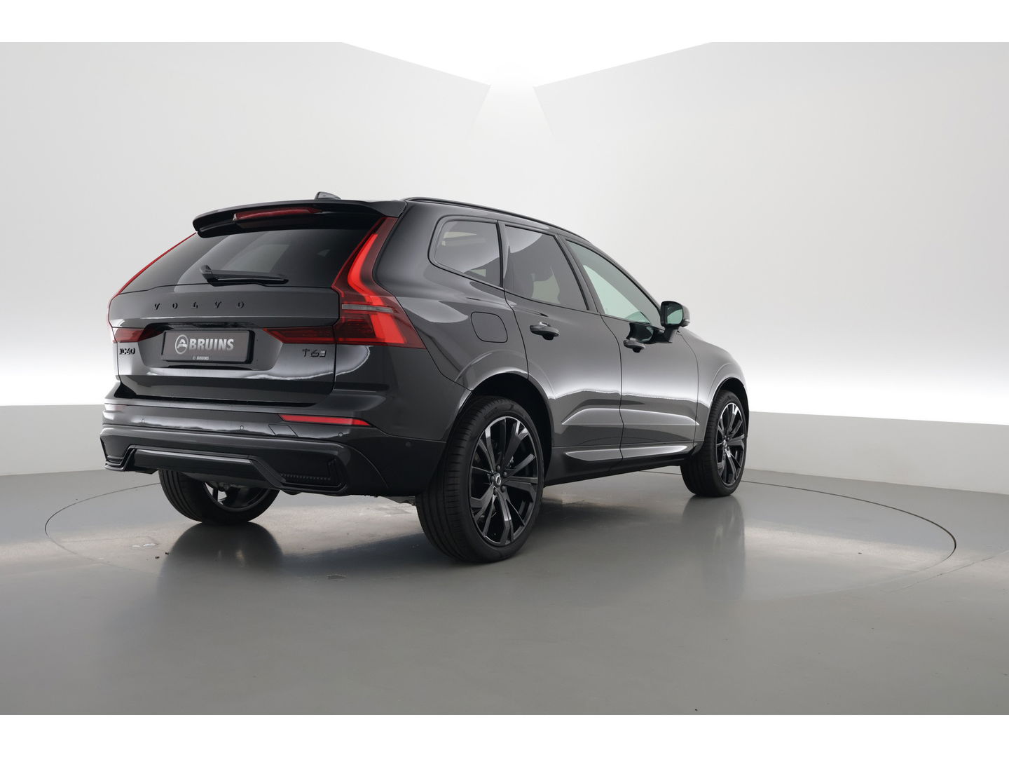Volvo XC60 2.0 T6 Plug-in hybrid AWD Ultra Black Edition | Facelift | Pano | HUD | 360cam | Harman Kardon | Memory seats | Pilot Assist |