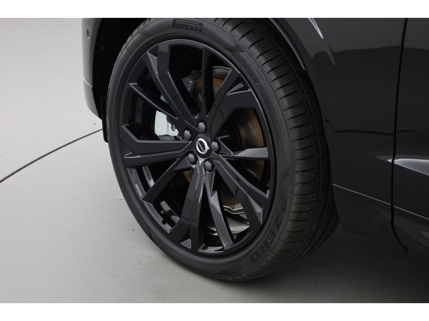 Volvo XC60 2.0 T6 Plug-in hybrid AWD Ultra Black Edition | Facelift | Pano | HUD | 360cam | Harman Kardon | Memory seats | Pilot Assist |