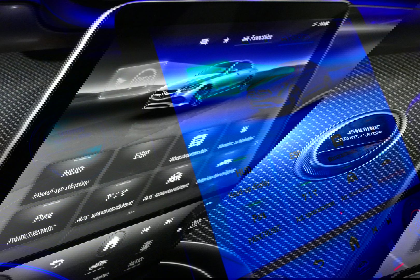 Mercedes-Benz C-Klasse 300 e AMG Line / C63 AMG Diffuser / Panamericana Grille / Panoramadak / Elektr. verstelbare voorstoelen + memory / Digital Laser Light / Ambienteverlichting Plus / Keyless / Apple Carplay - Android Auto / Stoelverwarming / HUD / Stuurwielverwarming / Acht