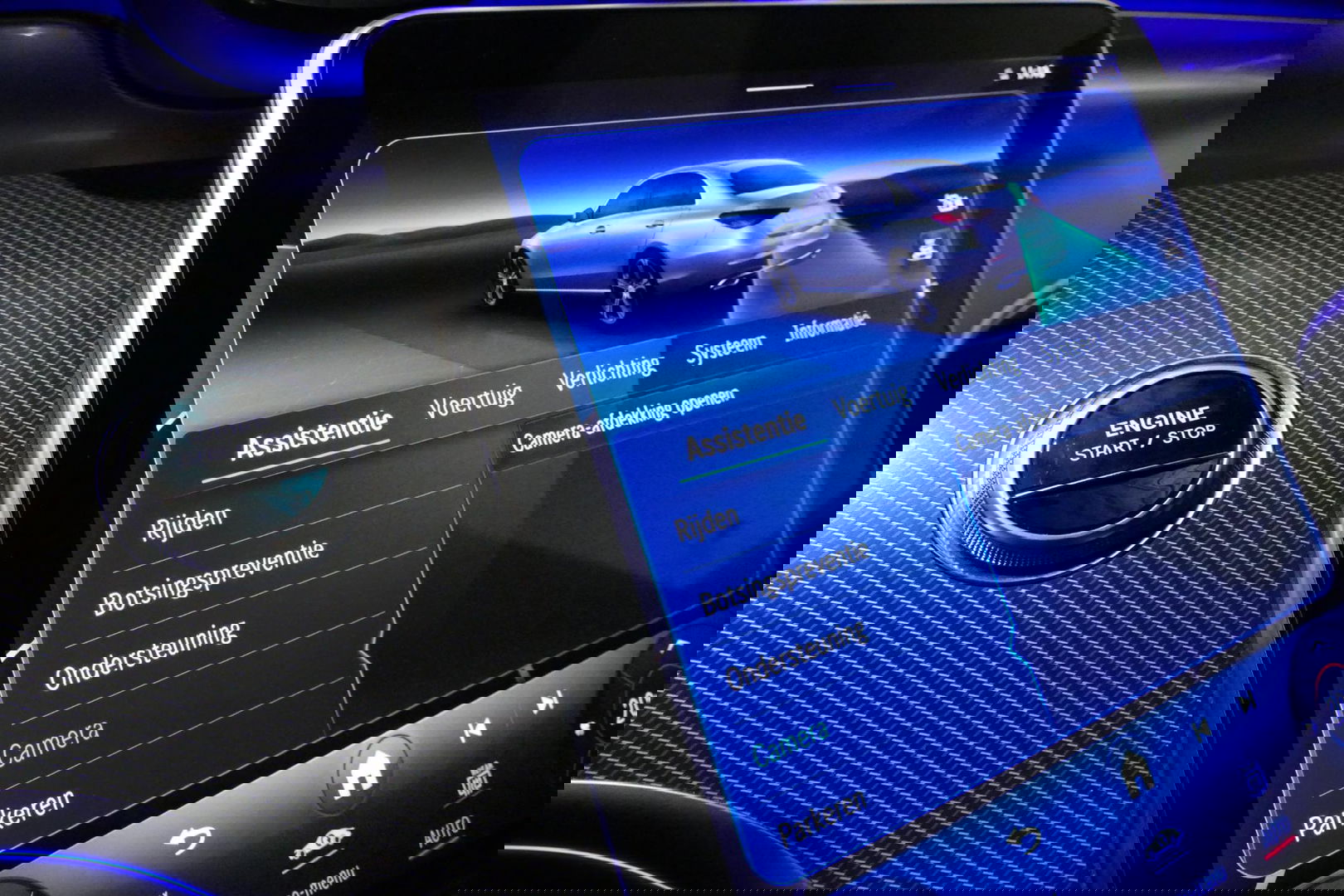 Mercedes-Benz C-Klasse 300 e AMG Line / C63 AMG Diffuser / Panamericana Grille / Panoramadak / Elektr. verstelbare voorstoelen + memory / Digital Laser Light / Ambienteverlichting Plus / Keyless / Apple Carplay - Android Auto / Stoelverwarming / HUD / Stuurwielverwarming / Acht