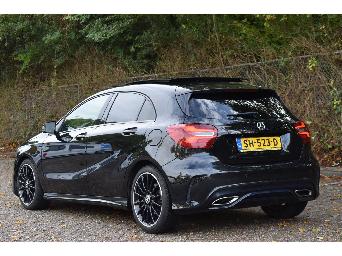 Mercedes-Benz A-Klasse 180 Sport Edition AMG | NL-auto | Pano.dak | Carplay | Camera | Sfeerverl | Navi | Cruise Control | 4Seasons | NAP