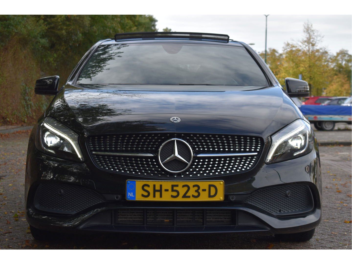 Mercedes-Benz A-Klasse 180 Sport Edition AMG | NL-auto | Pano.dak | Carplay | Camera | Sfeerverl | Navi | Cruise Control | 4Seasons | NAP