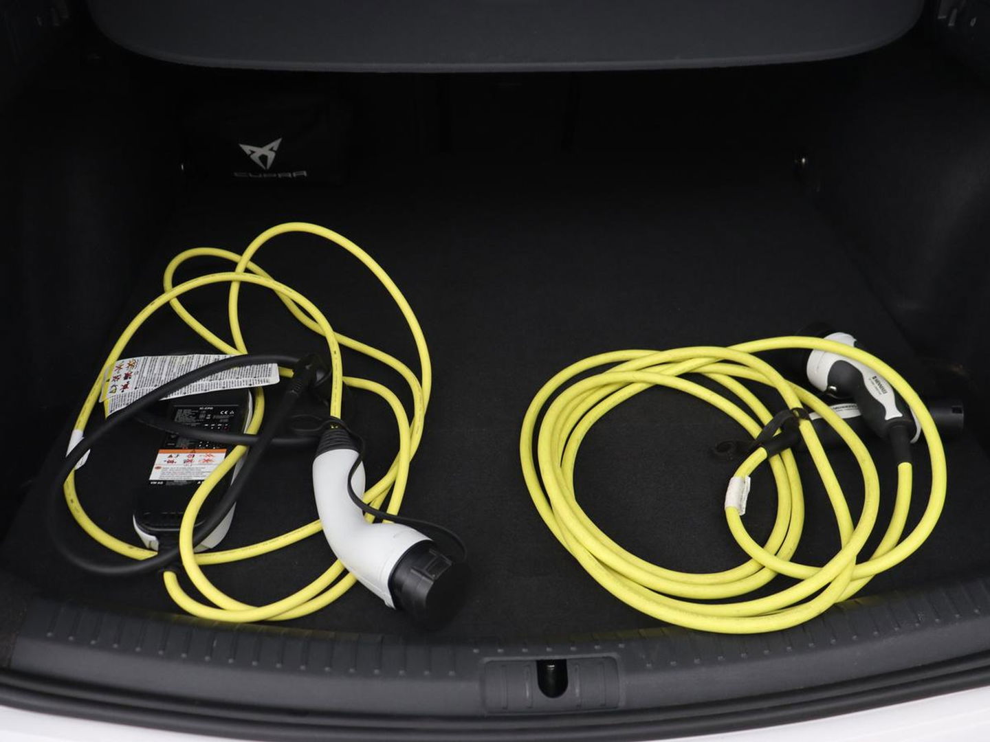 CUPRA Leon 1.4 eHybrid | Stoelverwarming | Carplay | Camera | Navigatie | Sfeerverlichting | Stuurverwarming | Keyless | Adaptive cruise | Sportstoelen | Climate control | Park Assist | PHEV | Plug In