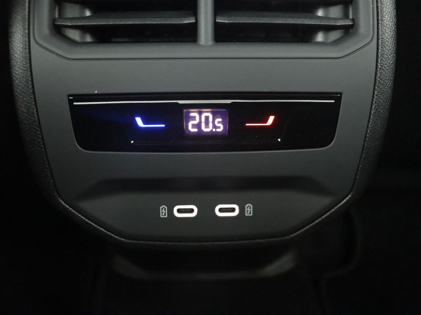 CUPRA Leon 1.4 eHybrid | Stoelverwarming | Carplay | Camera | Navigatie | Sfeerverlichting | Stuurverwarming | Keyless | Adaptive cruise | Sportstoelen | Climate control | Park Assist | PHEV | Plug In