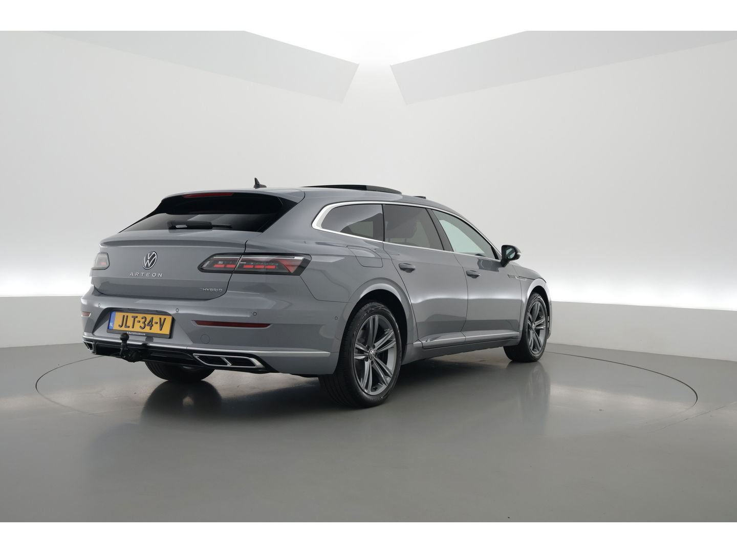 Volkswagen Arteon Shooting Brake 1.4 TSI eHybrid R-Line Business+ | Pano | HUD | 360cam | Massage | Elek. Trekhaak | Stoel- Stuurverw. | Adapt. Cruise