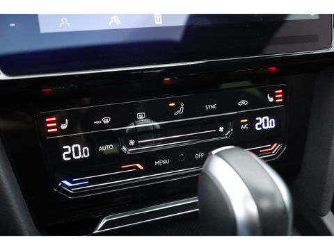 Volkswagen Arteon Shooting Brake 1.4 TSI eHybrid R-Line Business+ | Pano | HUD | 360cam | Massage | Elek. Trekhaak | Stoel- Stuurverw. | Adapt. Cruise