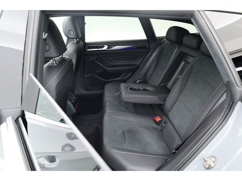 Volkswagen Arteon Shooting Brake 1.4 TSI eHybrid R-Line Business+ | Pano | HUD | 360cam | Massage | Elek. Trekhaak | Stoel- Stuurverw. | Adapt. Cruise