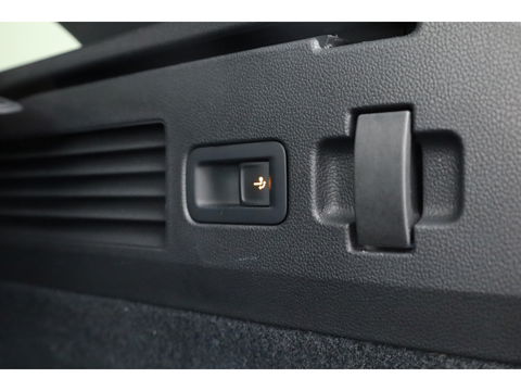 Volkswagen Arteon Shooting Brake 1.4 TSI eHybrid R-Line Business+ | Pano | HUD | 360cam | Massage | Elek. Trekhaak | Stoel- Stuurverw. | Adapt. Cruise