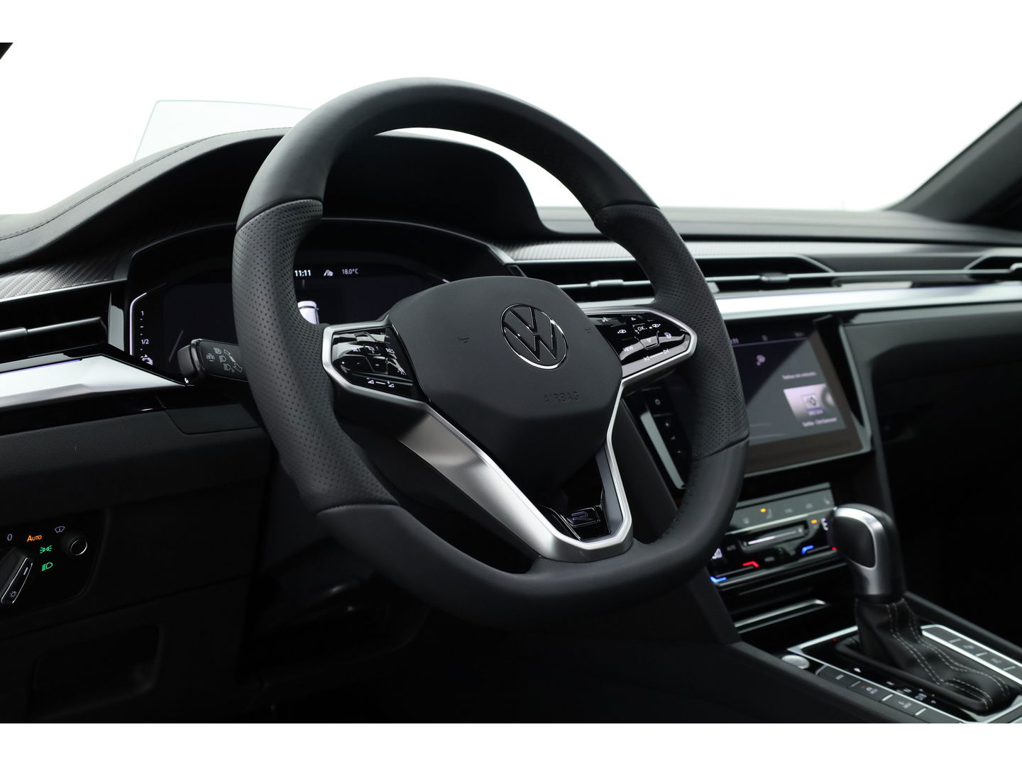 Volkswagen Arteon Shooting Brake 1.4 TSI eHybrid R-Line Business+ | Pano | HUD | 360cam | Massage | Elek. Trekhaak | Stoel- Stuurverw. | Adapt. Cruise