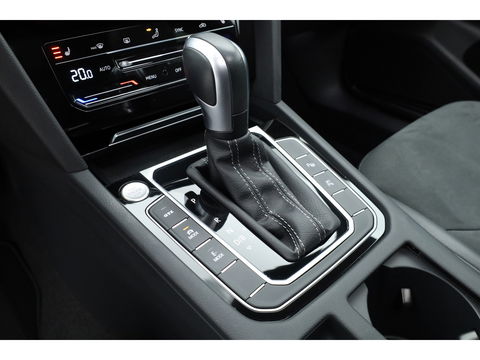 Volkswagen Arteon Shooting Brake 1.4 TSI eHybrid R-Line Business+ | Pano | HUD | 360cam | Massage | Elek. Trekhaak | Stoel- Stuurverw. | Adapt. Cruise