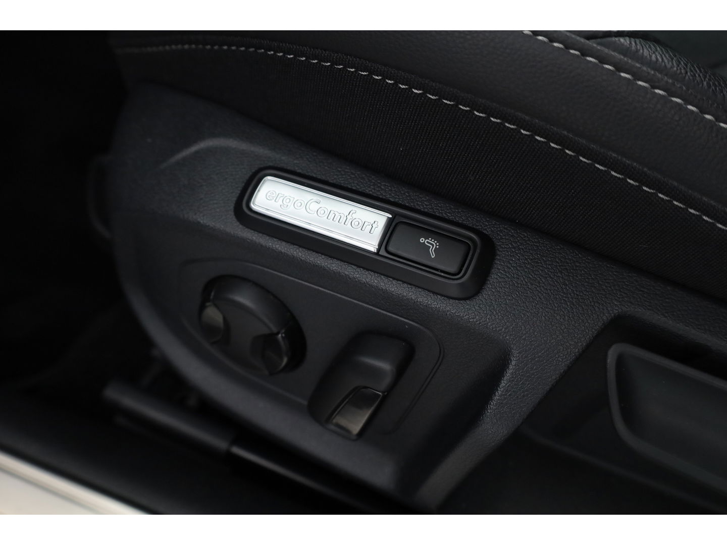 Volkswagen Arteon Shooting Brake 1.4 TSI eHybrid R-Line Business+ | Pano | HUD | 360cam | Massage | Elek. Trekhaak | Stoel- Stuurverw. | Adapt. Cruise