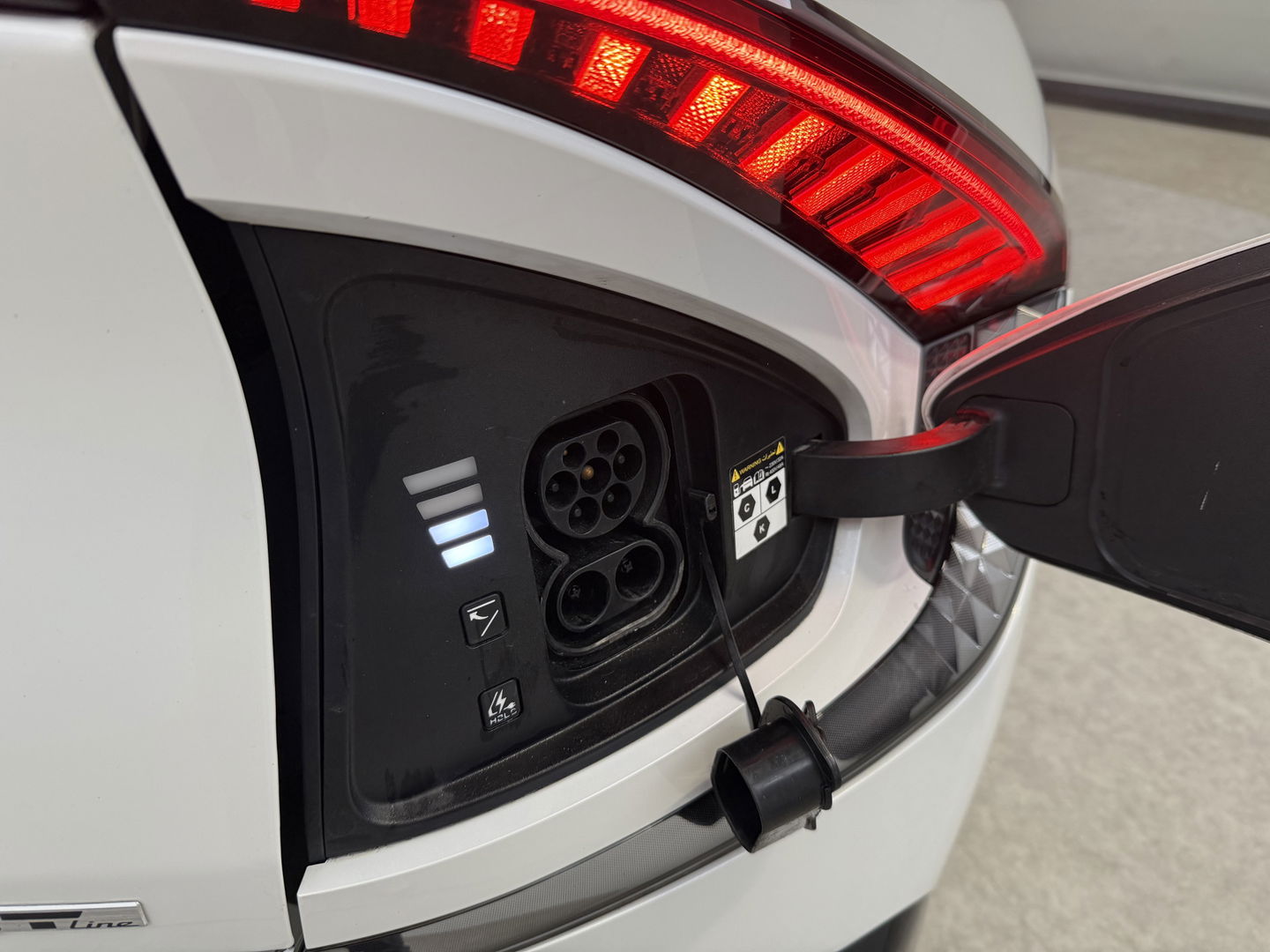 Kia Ev6 GT-Line 77 kWh Snelladen | SOH 96% | Meridian | Pano | Virtual | 360° | HUD | Stoel/Stuur verw. | Memory | Sfeer | Trekh. | Carplay