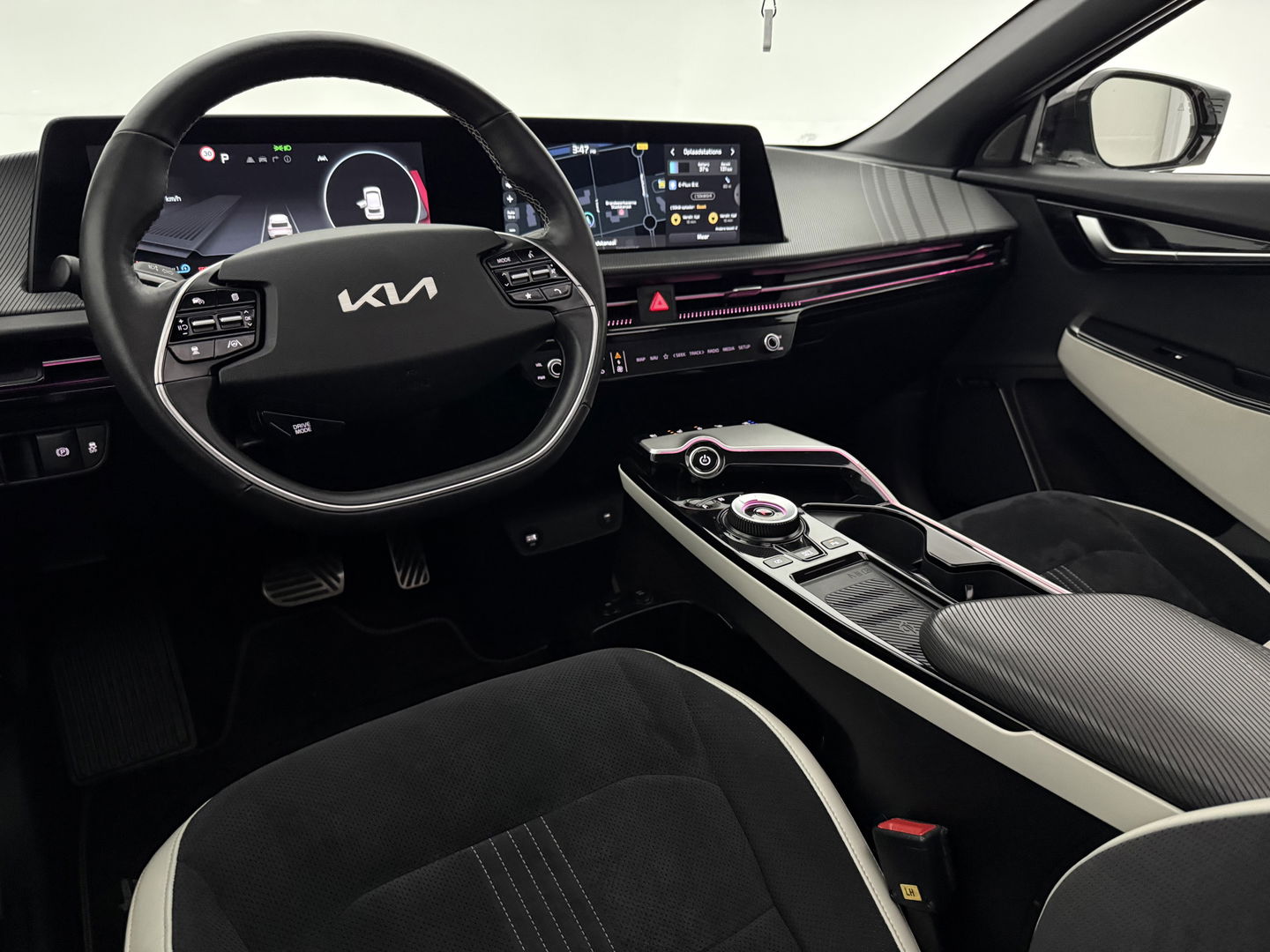 Kia Ev6 GT-Line 77 kWh Snelladen | SOH 96% | Meridian | Pano | Virtual | 360° | HUD | Stoel/Stuur verw. | Memory | Sfeer | Trekh. | Carplay