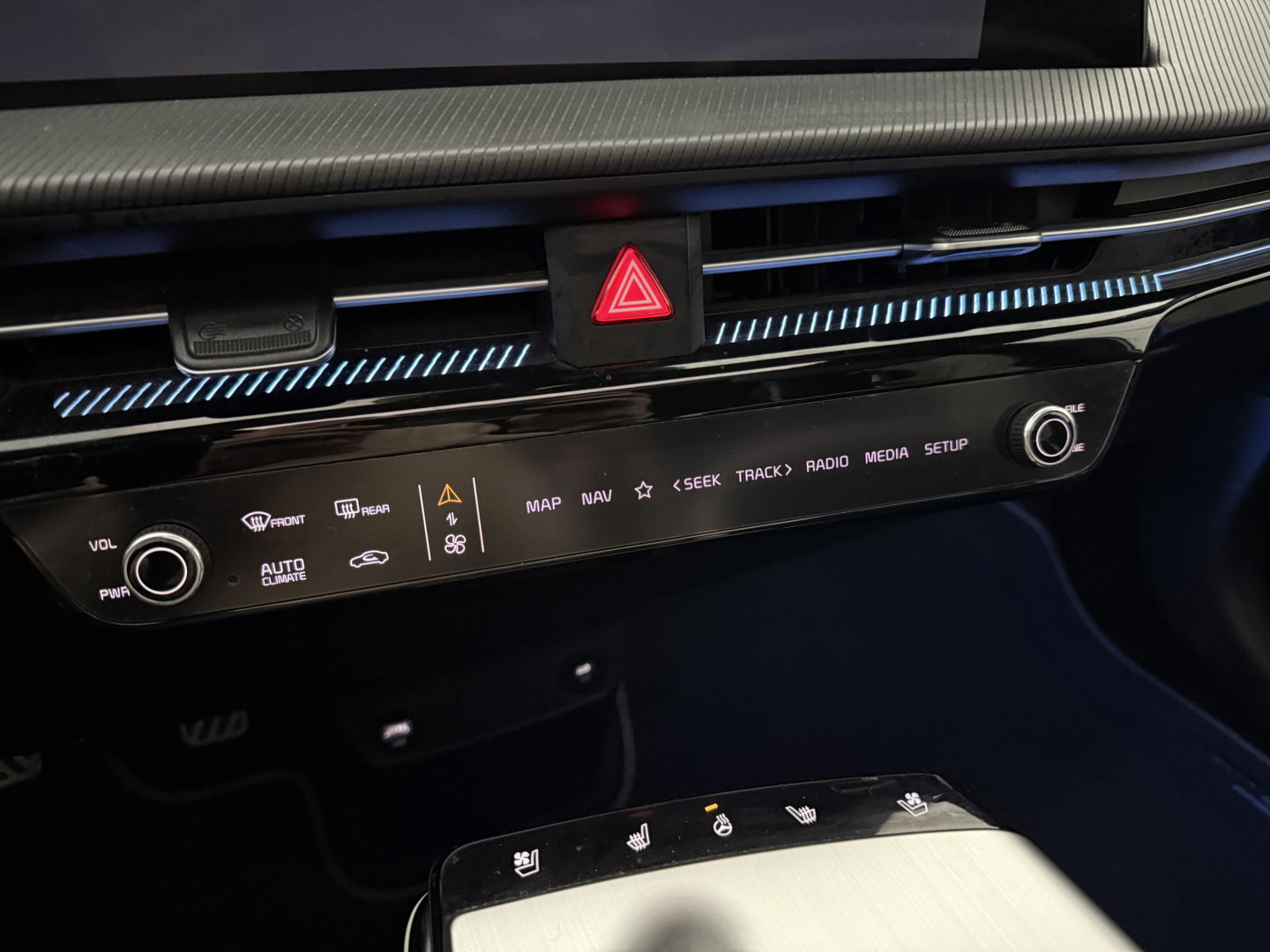 Kia Ev6 GT-Line 77 kWh Snelladen | SOH 96% | Meridian | Pano | Virtual | 360° | HUD | Stoel/Stuur verw. | Memory | Sfeer | Trekh. | Carplay