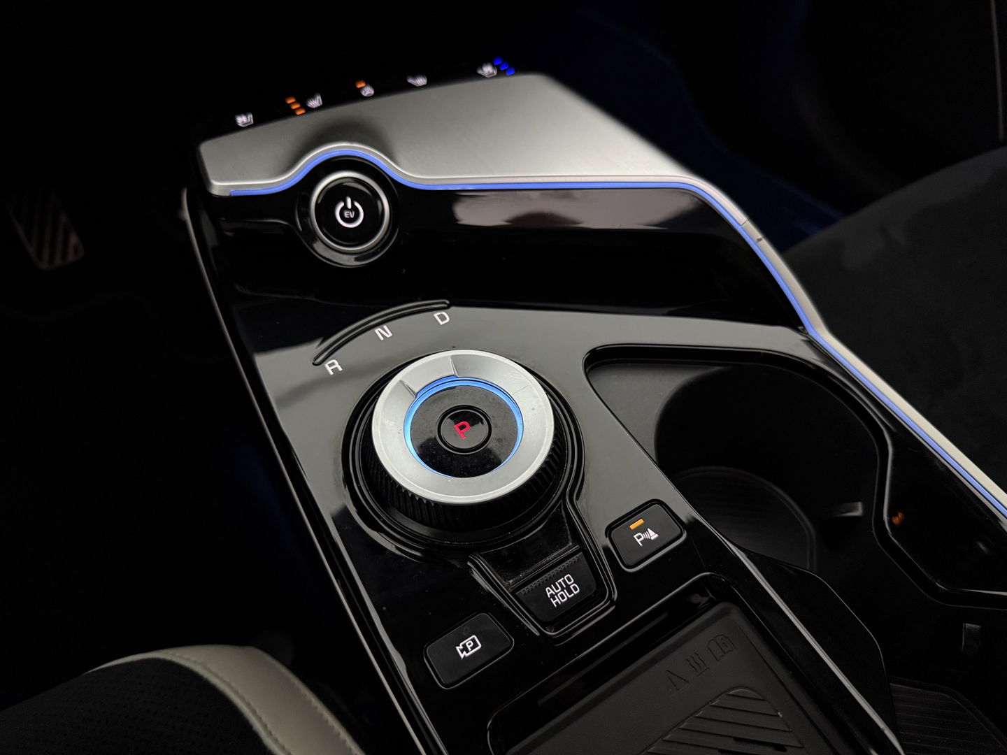 Kia Ev6 GT-Line 77 kWh Snelladen | SOH 96% | Meridian | Pano | Virtual | 360° | HUD | Stoel/Stuur verw. | Memory | Sfeer | Trekh. | Carplay