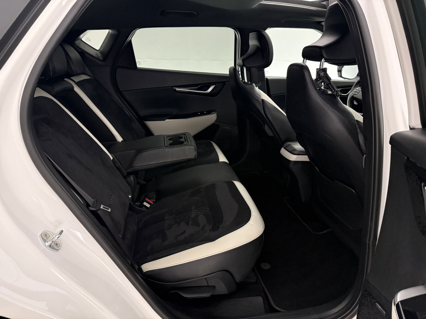 Kia Ev6 GT-Line 77 kWh Snelladen | SOH 96% | Meridian | Pano | Virtual | 360° | HUD | Stoel/Stuur verw. | Memory | Sfeer | Trekh. | Carplay