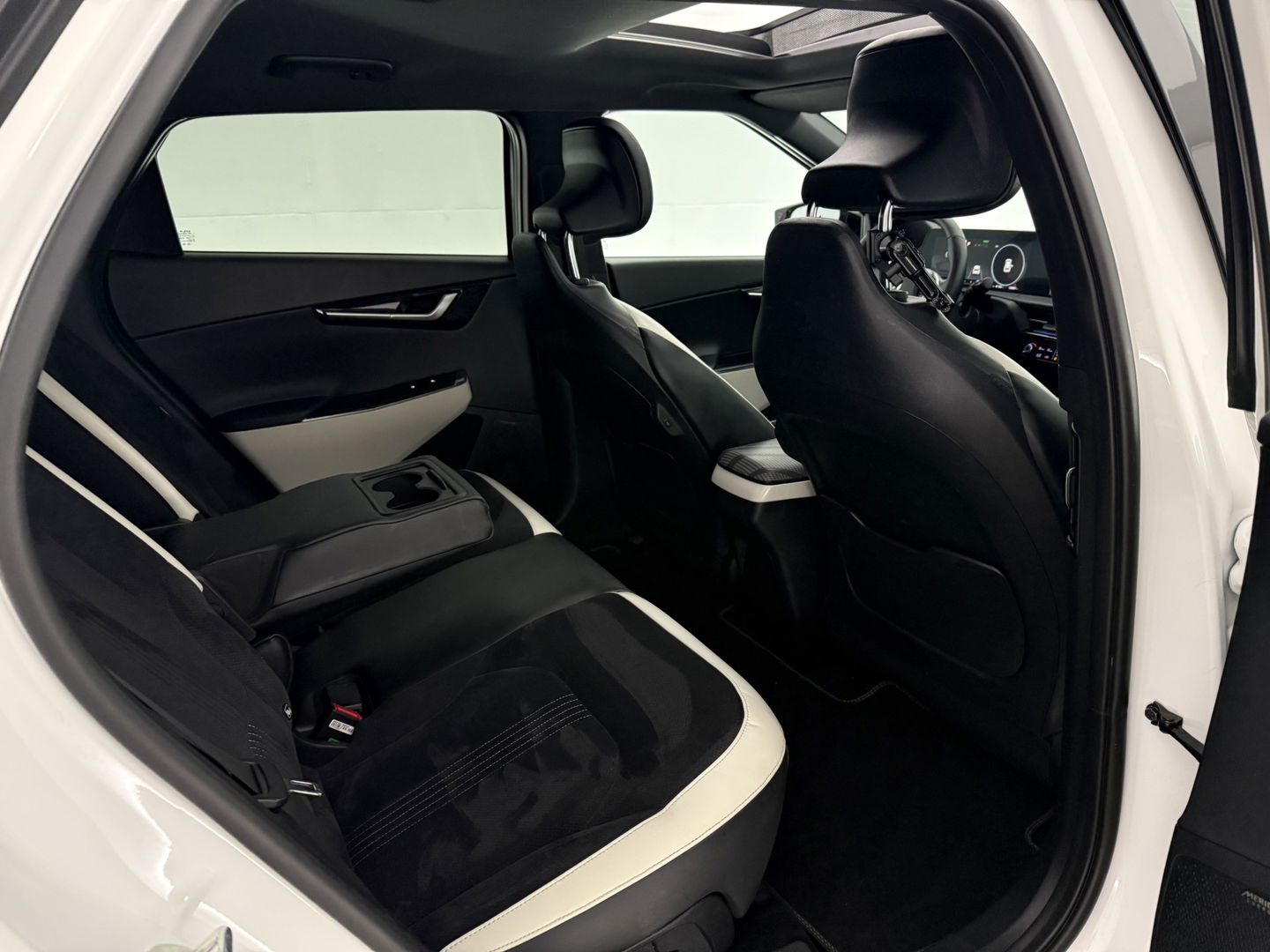 Kia Ev6 GT-Line 77 kWh Snelladen | SOH 96% | Meridian | Pano | Virtual | 360° | HUD | Stoel/Stuur verw. | Memory | Sfeer | Trekh. | Carplay