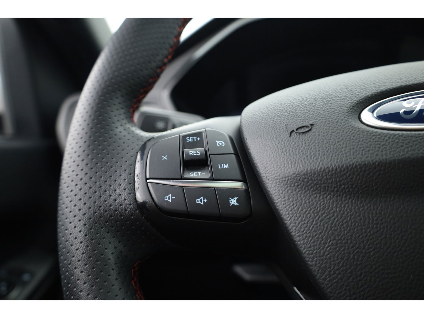 Ford Kuga 2.5 MHEV ST-Line 190pk | Pano | Camera | Keyless | Cruise | Apple CarPlay | Navi