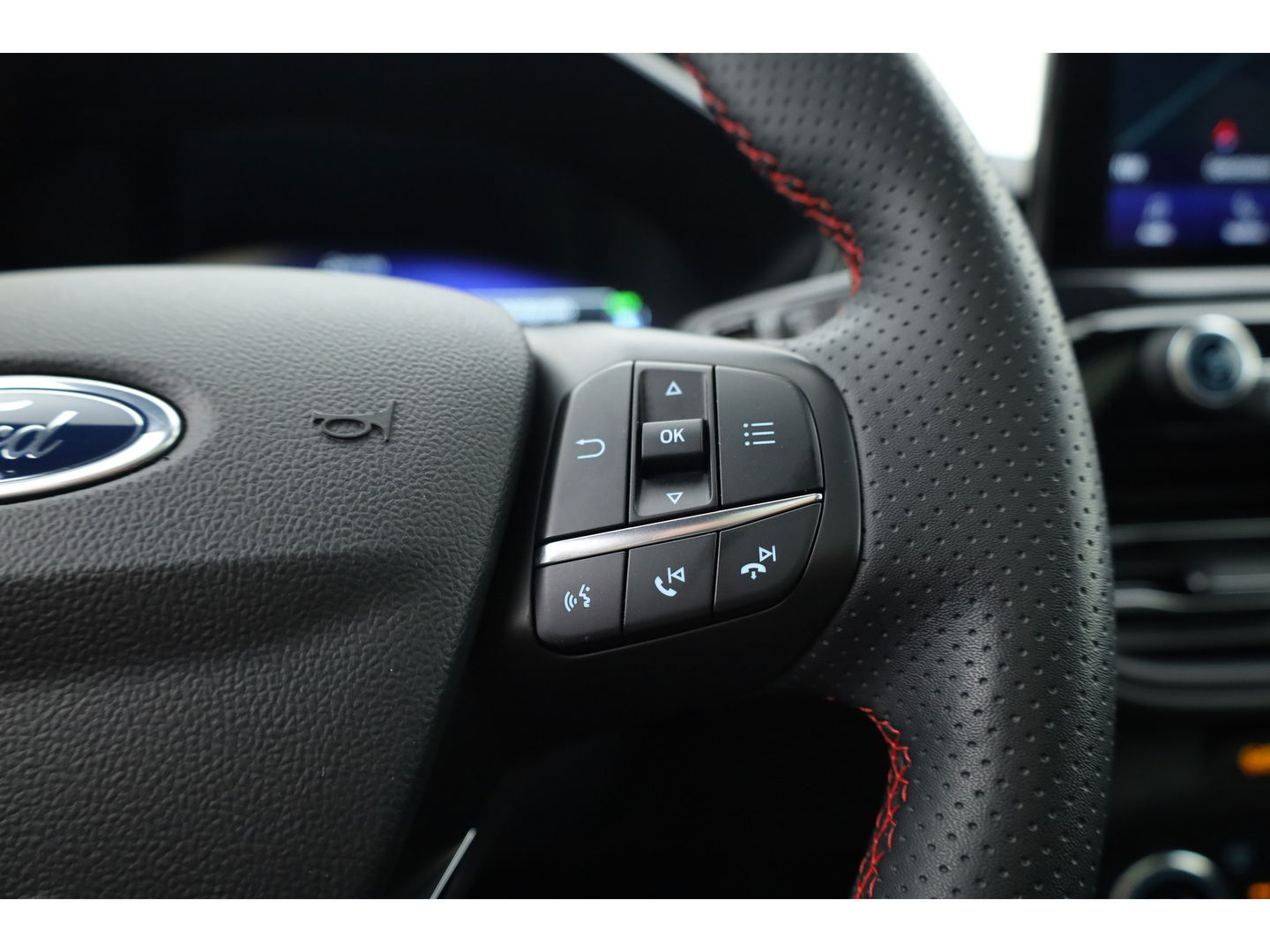 Ford Kuga 2.5 MHEV ST-Line 190pk | Pano | Camera | Keyless | Cruise | Apple CarPlay | Navi