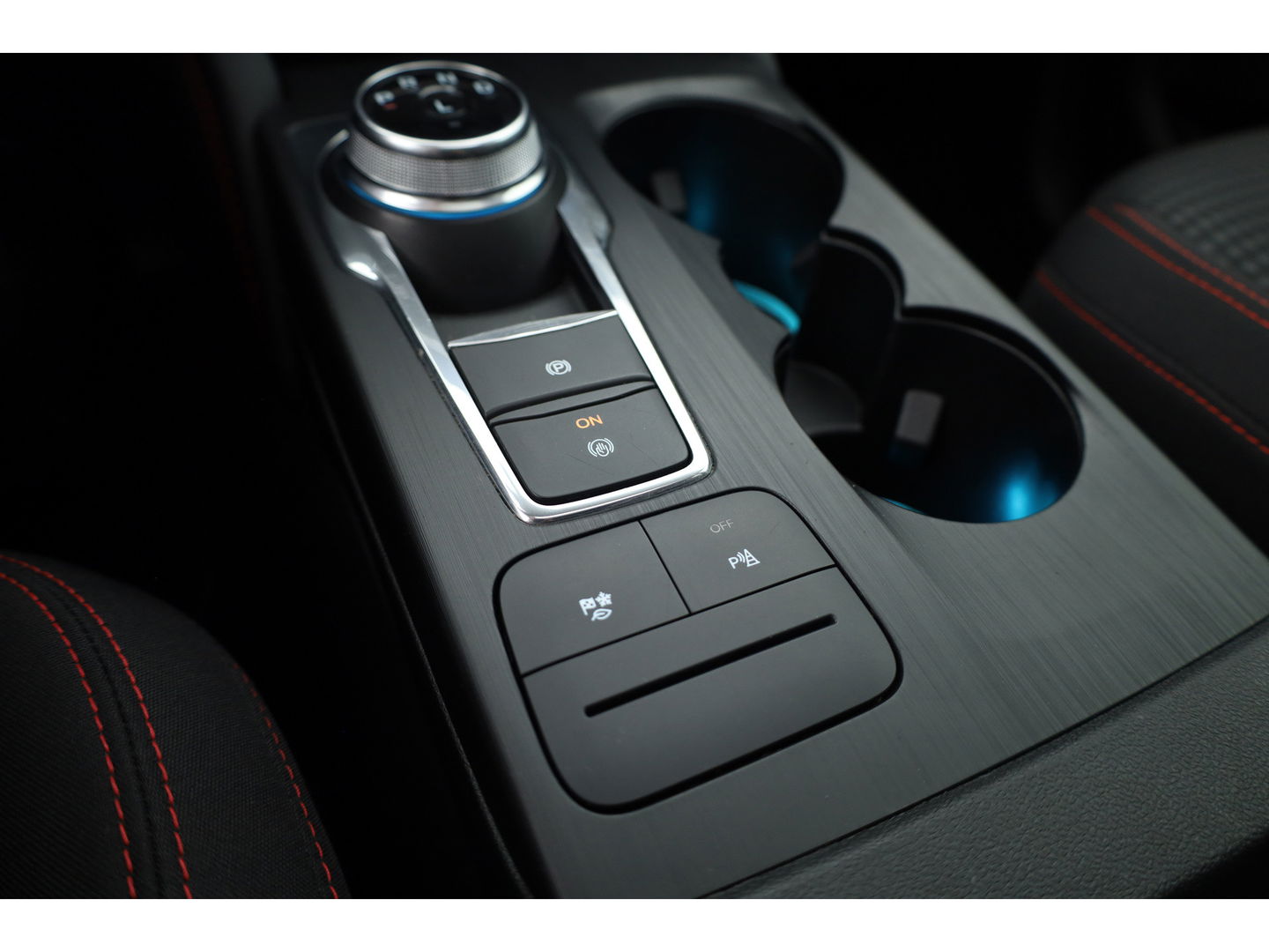 Ford Kuga 2.5 MHEV ST-Line 190pk | Pano | Camera | Keyless | Cruise | Apple CarPlay | Navi