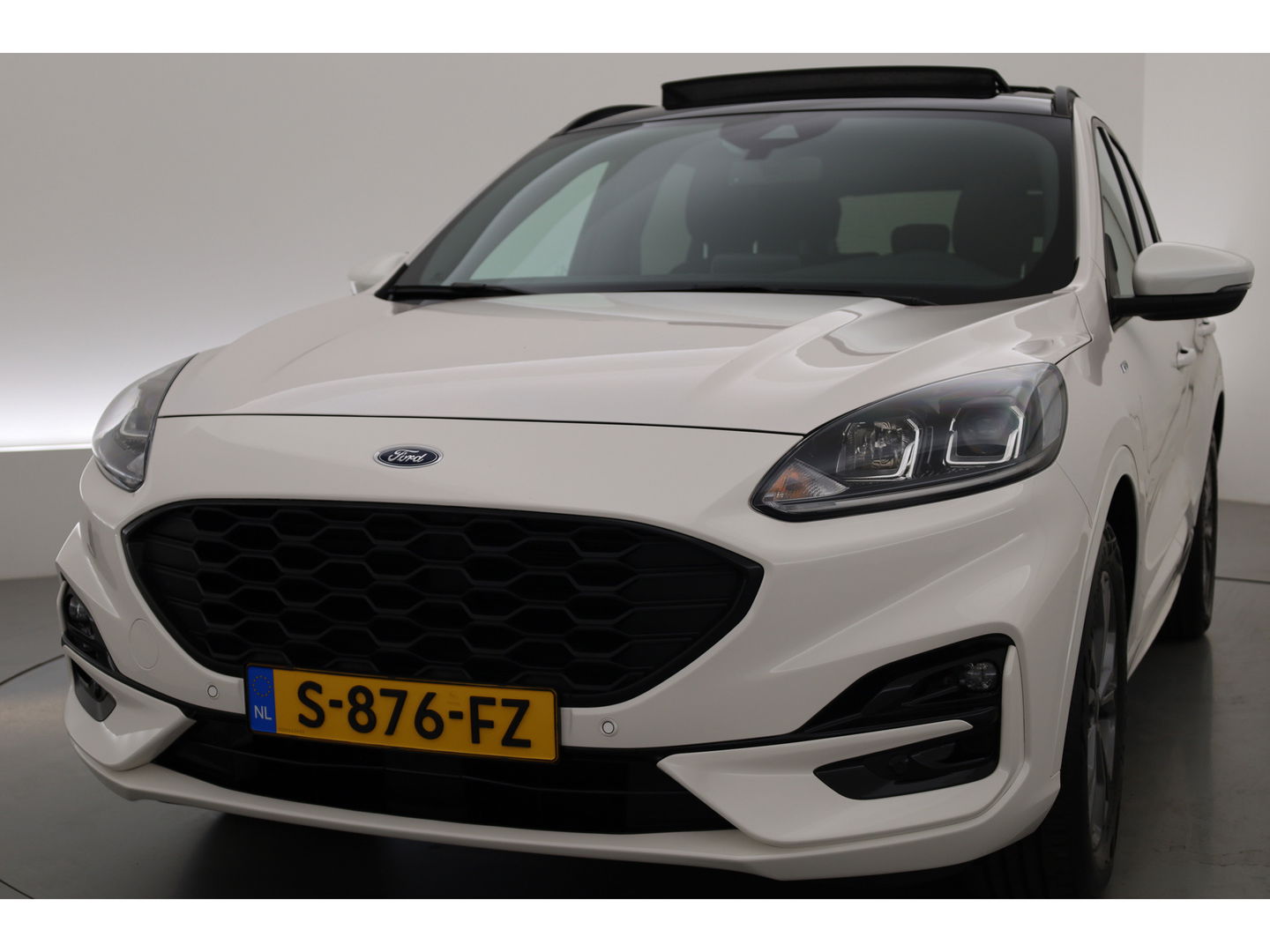 Ford Kuga 2.5 MHEV ST-Line 190pk | Pano | Camera | Keyless | Cruise | Apple CarPlay | Navi