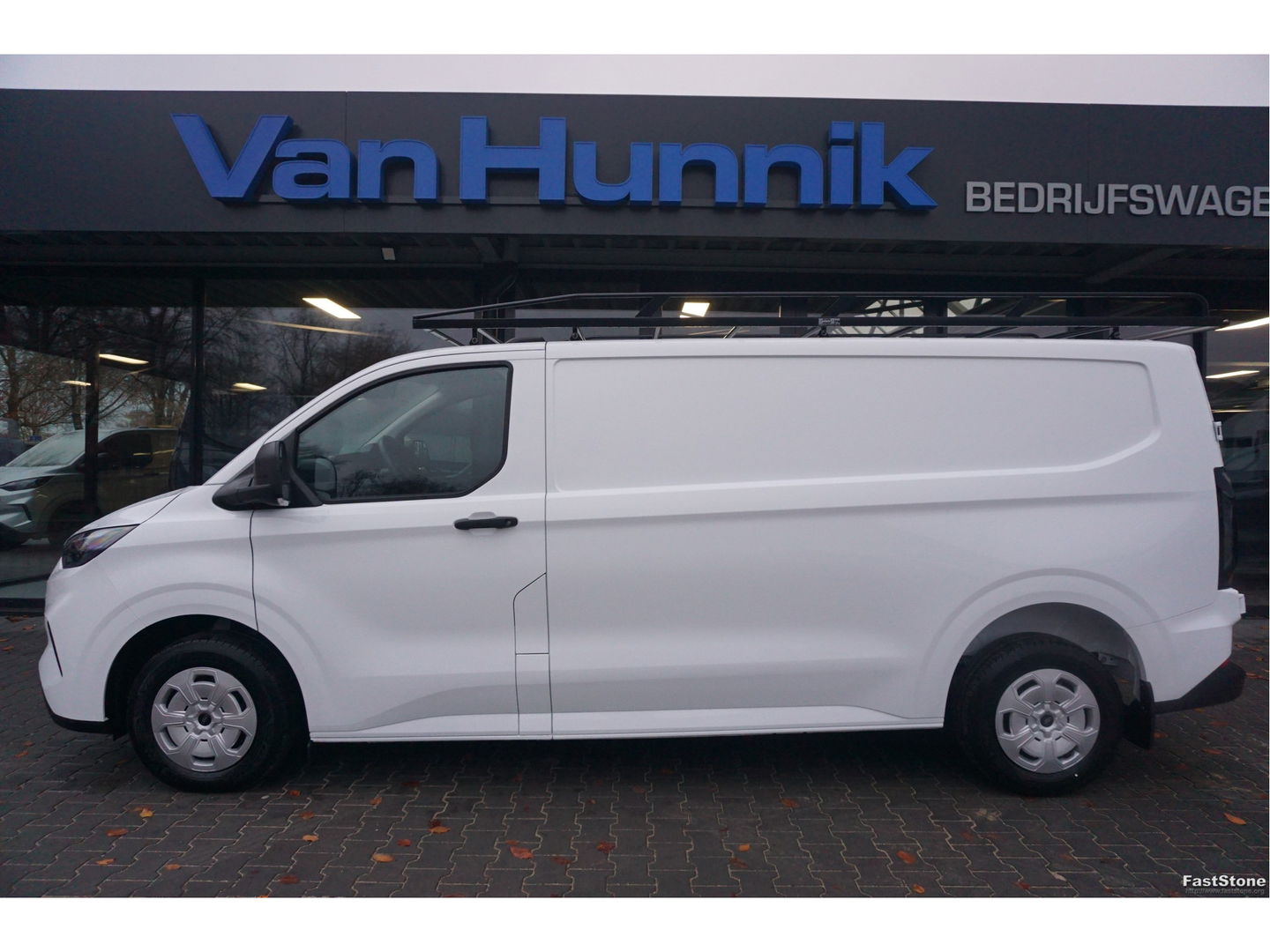 Ford Transit Custom 320L 136PK Trend BPM VRIJ!! Apple CP LED, Imperiaal, Betimmering, Trekhaak!! NR. 488