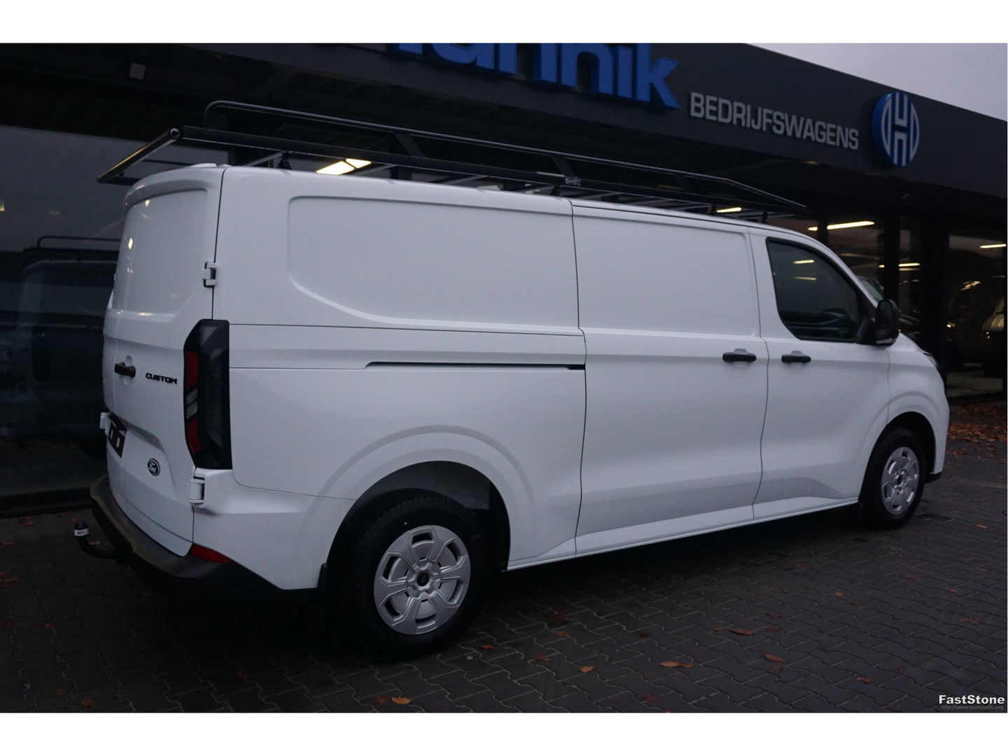 Ford Transit Custom 320L 136PK Trend BPM VRIJ!! Apple CP LED, Imperiaal, Betimmering, Trekhaak!! NR. 488