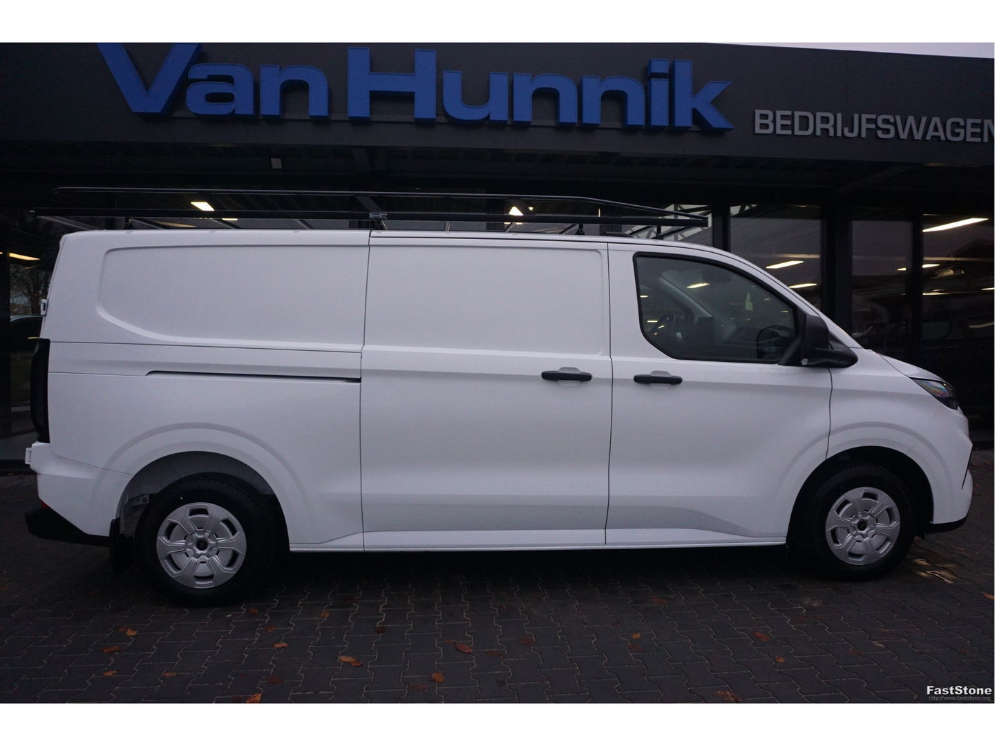Ford Transit Custom 320L 136PK Trend BPM VRIJ!! Apple CP LED, Imperiaal, Betimmering, Trekhaak!! NR. 488