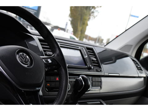 Volkswagen Transporter 2.0 TDI L2H1 Black Edition Highline Adaptieve Cruise, Camera, Carplay, Leder, Trekhaak, Sensoren, 150pk, Automaat, Uniek!
