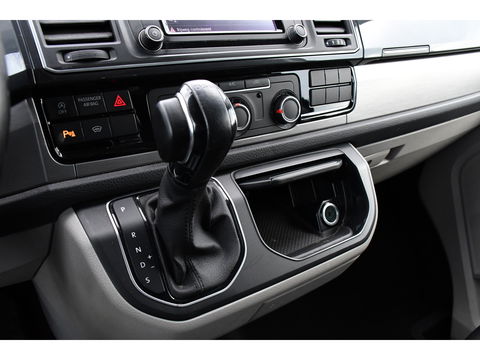 Volkswagen Transporter 2.0 TDI L2H1 Black Edition Highline Adaptieve Cruise, Camera, Carplay, Leder, Trekhaak, Sensoren, 150pk, Automaat, Uniek!