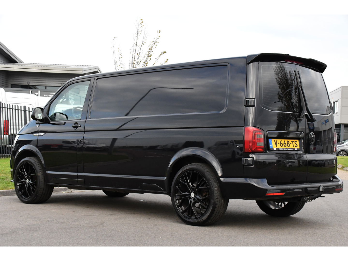 Volkswagen Transporter 2.0 TDI L2H1 Black Edition Highline Adaptieve Cruise, Camera, Carplay, Leder, Trekhaak, Sensoren, 150pk, Automaat, Uniek!