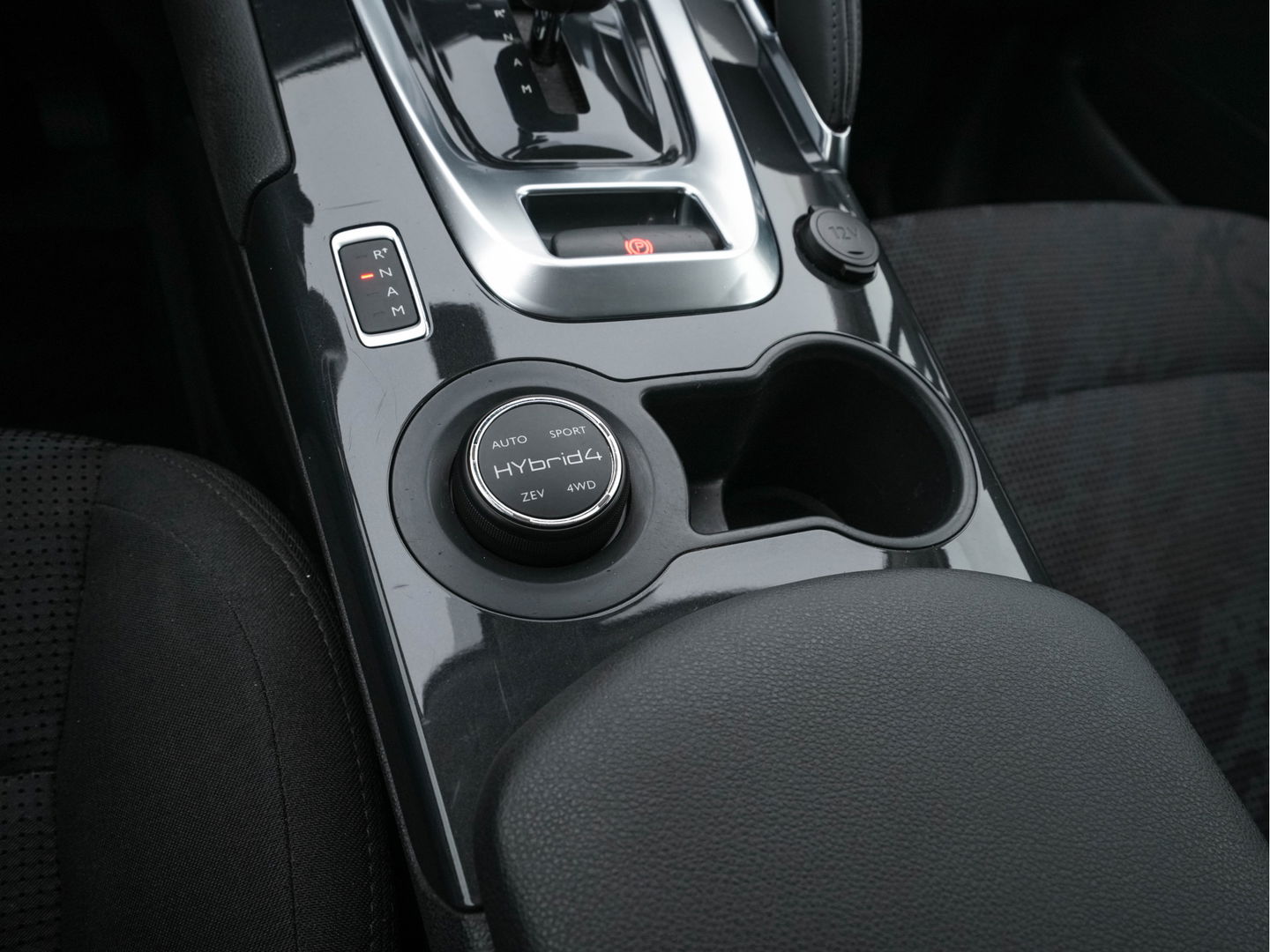 Peugeot 3008 2.0 HDiF HYbrid4 Aut. *NAVI-FULLMAP | COMFORT-SEATS | ECC | SHIFT-PADDLES | PDC | CRUISE | 16''ALU*